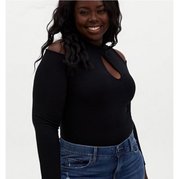 Torrid Foxy Cold Shoulder Long Sleeve Cut Out Top Size 6 - Picture 3 of 10